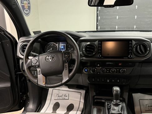 Used 2023 Toyota Tacoma TRD Off-Road w/ Technology Package AWD/4WD image 29
