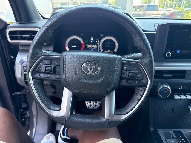 Used 2025 Toyota Tacoma TRD Sport AWD/4WD image 17
