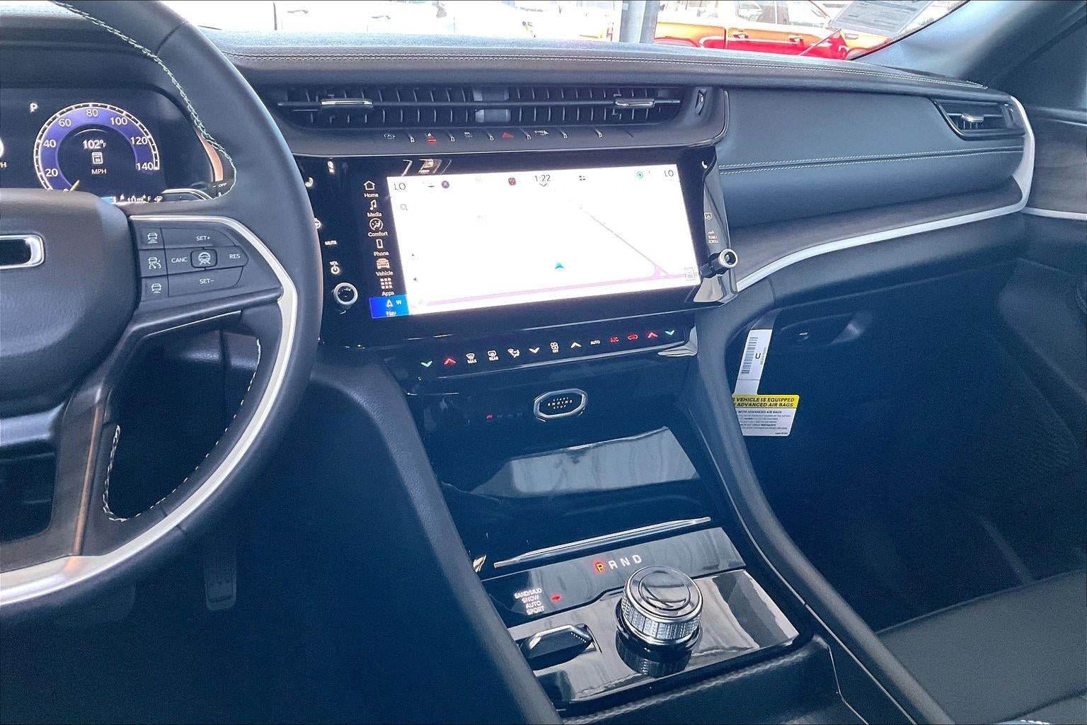New 2026 Jeep Grand Cherokee Limited w/ Limited Altitude Package AWD/4WD image 6