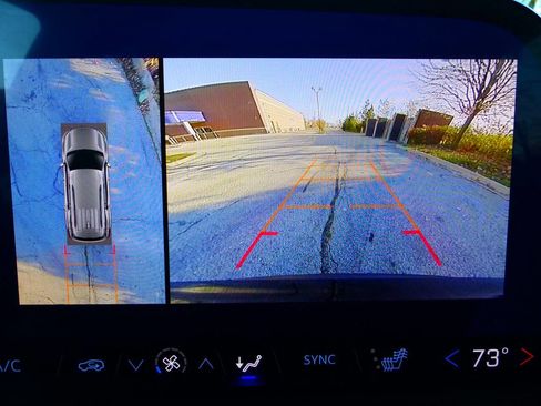 Used 2024 Chevrolet Traverse LT w/ Midnight/Sport Edition image 35