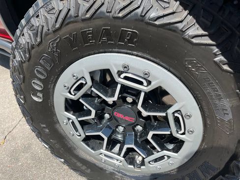 Used 2023 GMC Canyon AT4X w/ Edition 1 AWD/4WD image 37