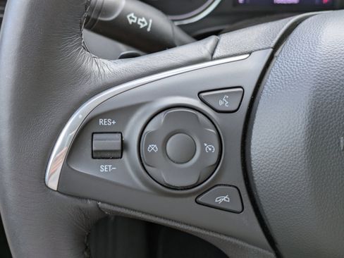 Used 2021 Buick Enclave Essence FWD image 24