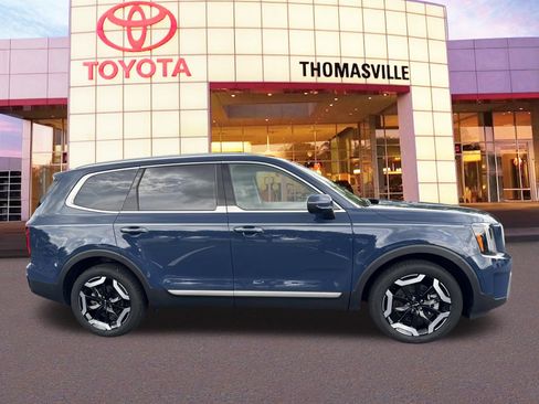 Used 2025 Kia Telluride S AWD/4WD image 4