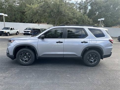 New 2025 Honda Pilot TrailSport image 8