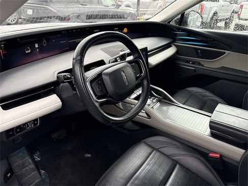 Used 2024 Lincoln Nautilus Reserve image 11