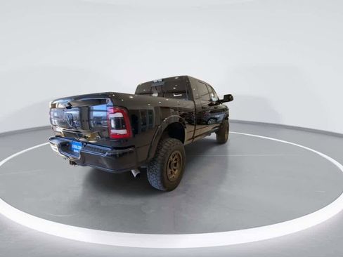 Used 2019 RAM 2500 Laramie w/ Black Appearance Package image 8