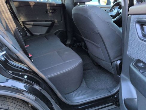 Used 2023 Nissan Rogue S image 18