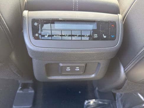 New 2026 Nissan Pathfinder SL image 31