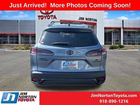 Used 2026 Toyota Corolla Cross SE image 5
