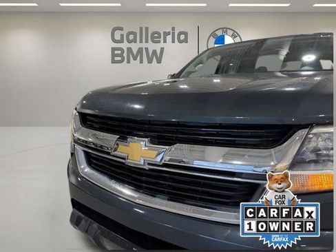 Used 2017 Chevrolet Colorado W/T w/ WT Convenience Package RWD image 2