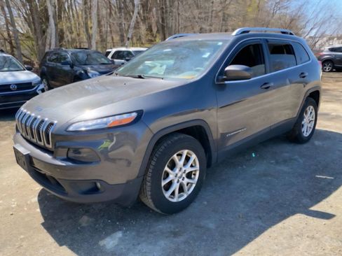 Used 2015 Jeep Cherokee Latitude w/ Cold Weather Group AWD/4WD image 1