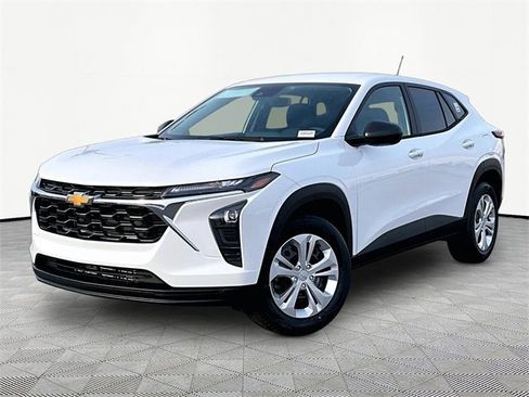 New 2026 Chevrolet Trax LS image 3