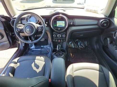 Used 2020 MINI Cooper 2-Door Hardtop image 9