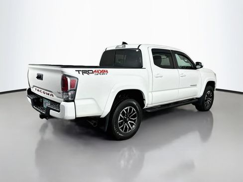 Used 2022 Toyota Tacoma TRD Sport AWD/4WD image 7