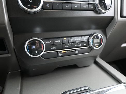 Used 2020 Ford Expedition Max XLT w/ FX4 Off-Road Package image 24