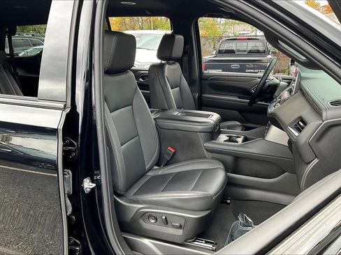 Used 2024 Chevrolet Tahoe Z71 w/ Luxury Package image 7