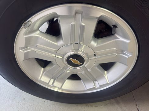 Used 2011 Chevrolet Avalanche LT w/ Luxury Package image 30