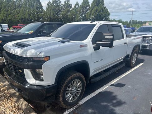 Used 2020 Chevrolet Silverado 2500 W/T w/ WT Convenience Package AWD/4WD image 3