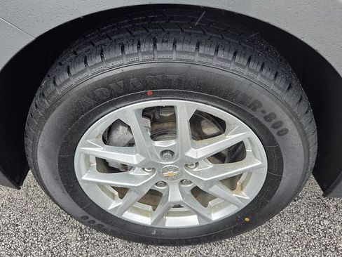Used 2023 Chevrolet Equinox LT FWD image 10