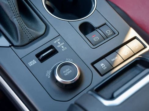 Certified 2022 Toyota Highlander XSE image 25