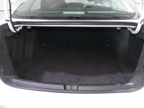 Used 2017 Volkswagen Jetta S image 9