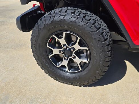 Used 2018 Jeep Wrangler Unlimited Rubicon image 9