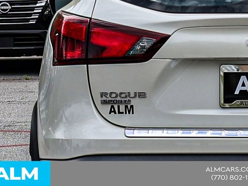 Used 2018 Nissan Rogue Sport SL image 14