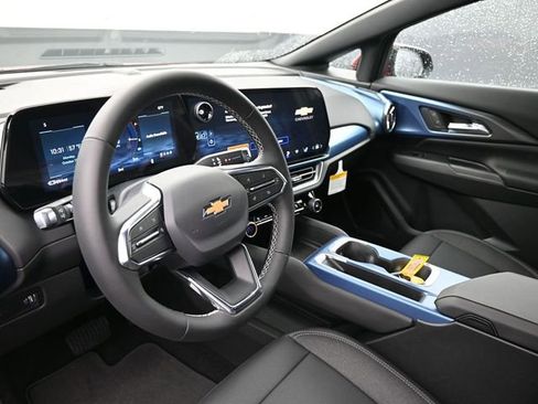 New 2026 Chevrolet Equinox EV LT image 18