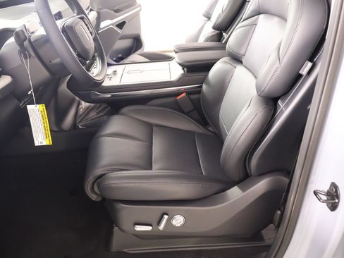 New 2027 Lincoln Navigator Premiere AWD/4WD image 12