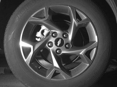 Used 2025 Chevrolet Trax LT FWD image 15
