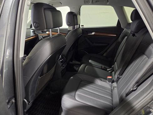 Used 2022 Audi Q5 2.0T Premium w/ Convenience Package image 11