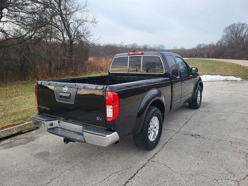 Used 2019 Nissan Frontier SV image 6