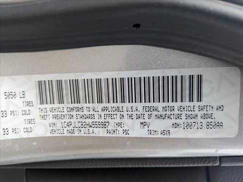 Used 2017 Jeep Cherokee Latitude FWD image 16
