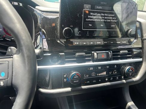 Used 2025 Nissan Pathfinder Platinum w/ Cargo Package FWD image 4