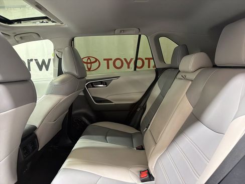 Used 2023 Toyota RAV4 XLE Premium image 20