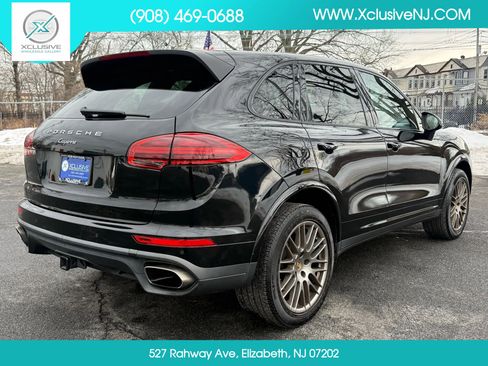 Used 2017 Porsche Cayenne Platinum Edition AWD/4WD image 4
