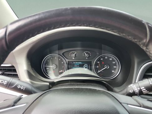 Used 2018 Buick Enclave Essence image 10