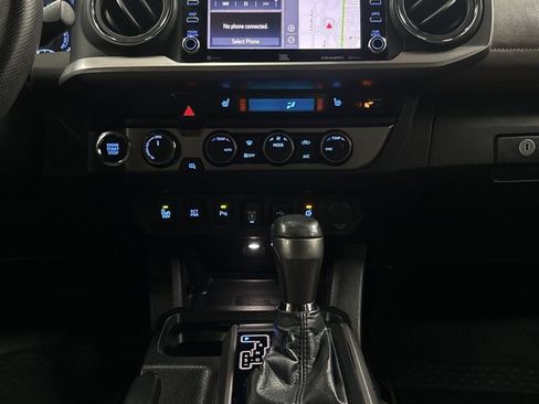 Used 2022 Toyota Tacoma Limited image 22