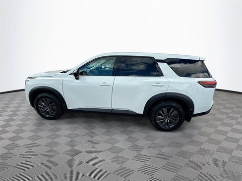 Used 2024 Nissan Pathfinder S image 9