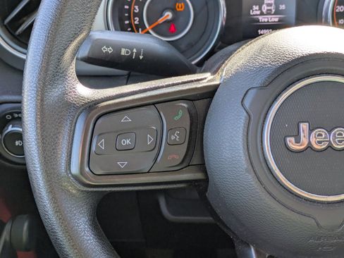 Used 2019 Jeep Wrangler Sport image 16