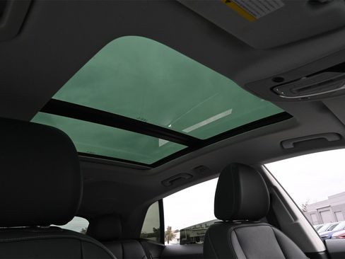 Used 2022 Audi Q8 Premium Plus image 23