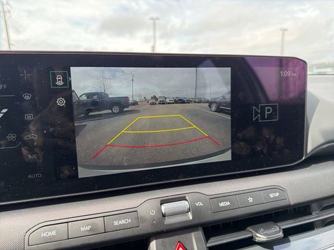 Used 2025 Kia K4 EX image 22