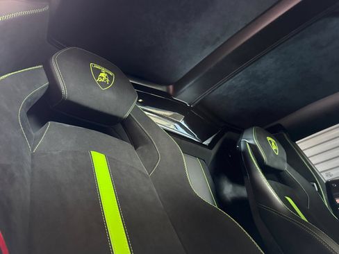 Used 2020 Lamborghini Aventador SVJ AWD/4WD image 17