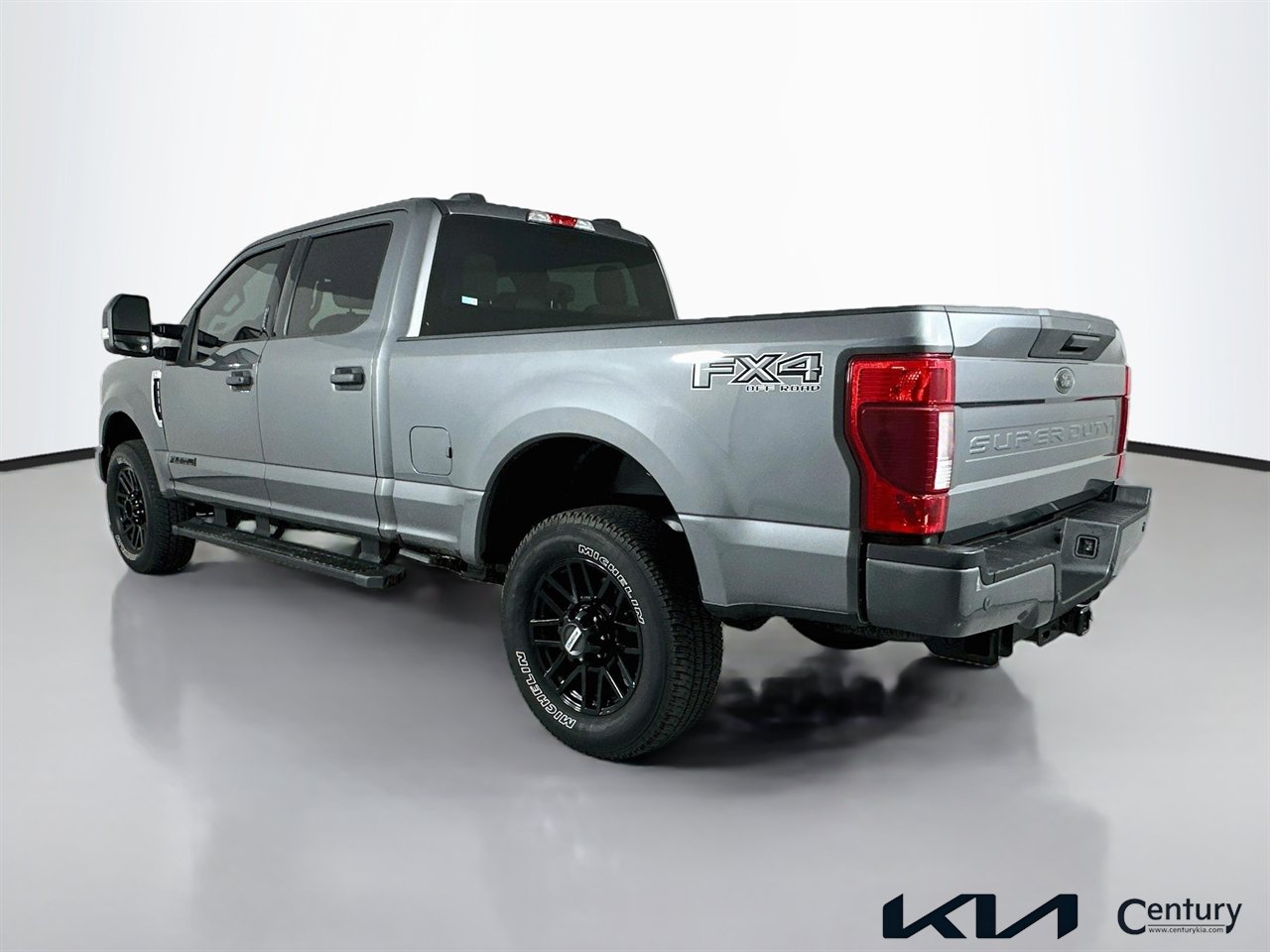Used 2022 Ford F250 XLT w/ Black Appearance Package AWD/4WD image 7