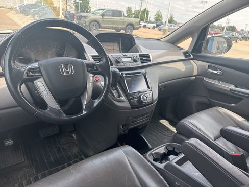 Used 2016 Honda Odyssey Touring Elite image 11