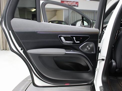 Used 2023 Mercedes-Benz EQS 580 4MATIC SUV image 42