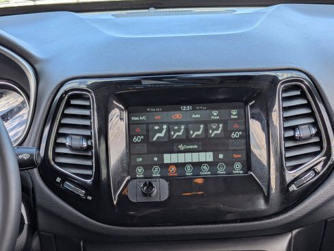 Used 2021 Jeep Compass Latitude w/ Sun and Sound Group image 20