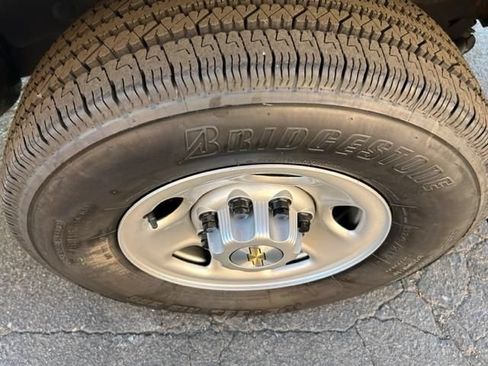 Used 2022 Chevrolet Express 2500 w/ Driver Convenience Package RWD image 15