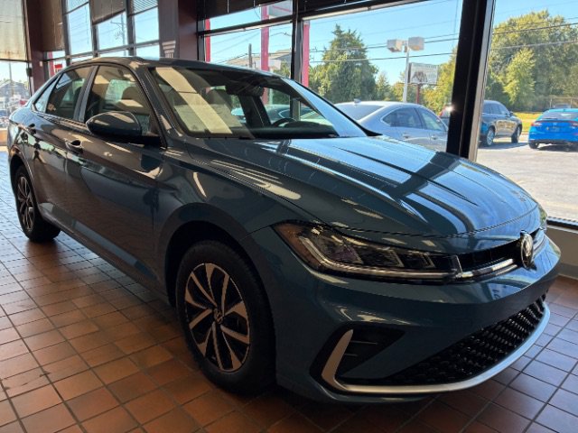 Used 2025 Volkswagen Jetta S FWD image 1