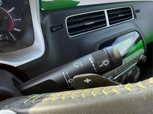 Used 2010 Chevrolet Camaro LT RWD image 17